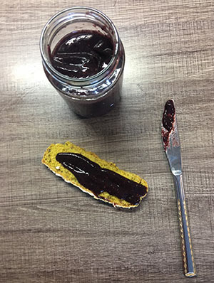 borovniceva marmelada in proseni kruh recept