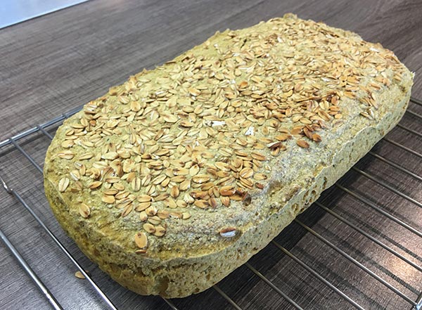 proseni, ovseni kruh z ovsenimi kosmiči. Brez glutena